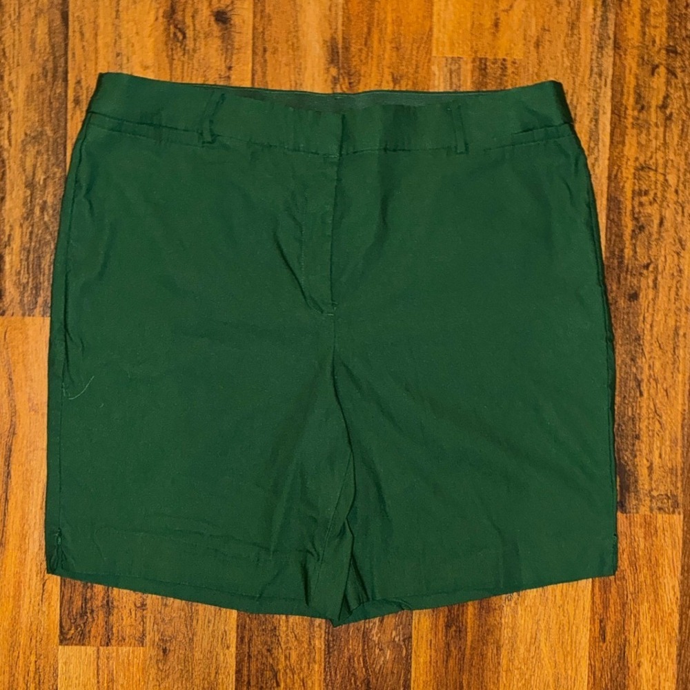 Lane Bryant Women 22 Forest Green Stretch Flat Front Walking Bermuda Shorts